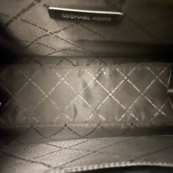 Michael Kors Medium Mirella EW Tote Bag Crossbody Bag - Picture 2 of 2